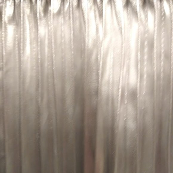 LuLaRoe Metallic Pleated Skirt size Small - Picture 3 of 5